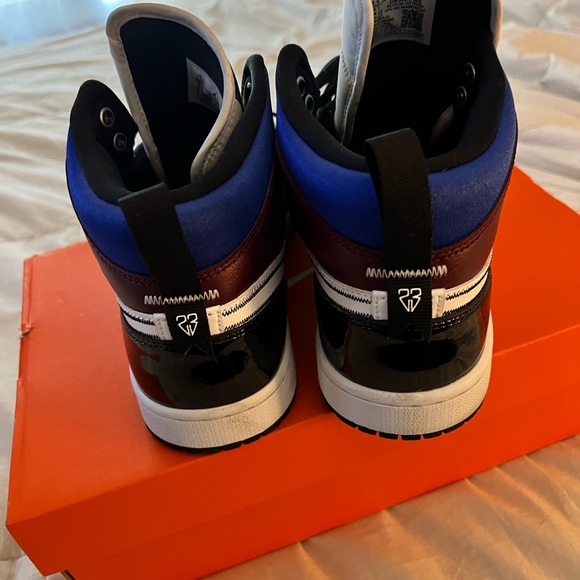 WOMEN'S NIKE AIR JORDAN PATENT LEATHER HI TOPS!! NO BOX. - Picture 3 of 8